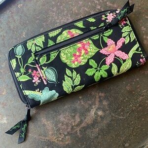Vera Bradley Botanica Pattern (Retired) Black Large Travel Organizer Wallet